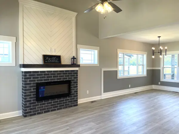 213 Harvest Moon Dr, Clarksville, TN 37043