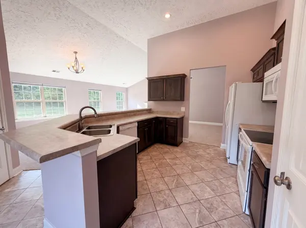 447 Golf Club Ln, Springfield, TN 37172