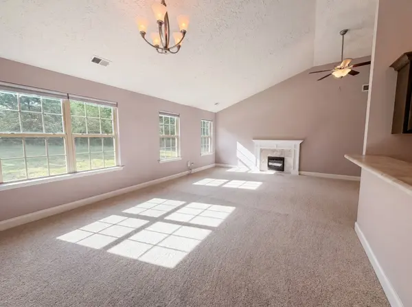 447 Golf Club Ln, Springfield, TN 37172