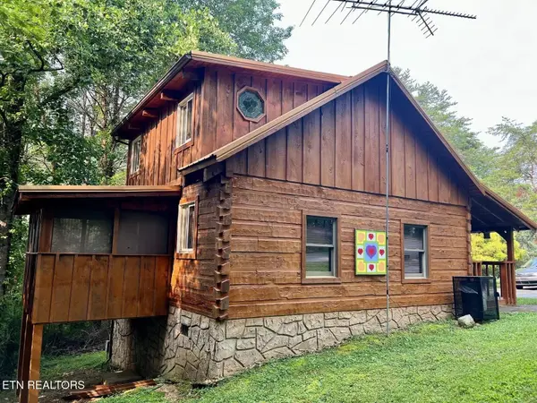 1083 Bryan View Rd, Sevierville, TN 37862