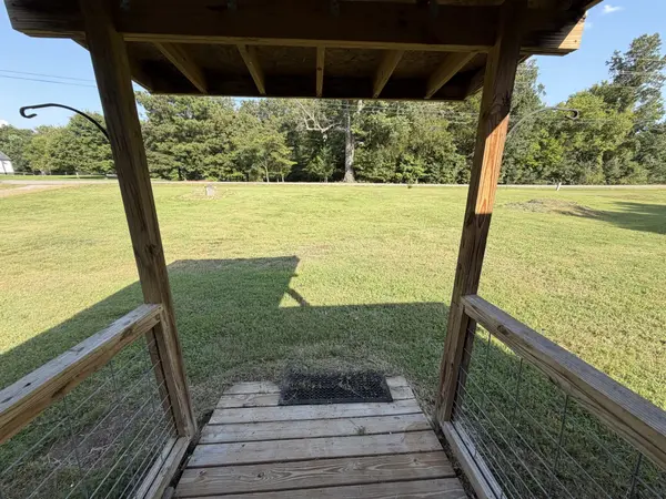3662 Lake Rd, Woodlawn, TN 37191