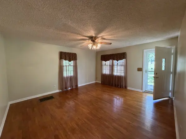 1015 Kelly Blvd, Westmoreland, TN 37186