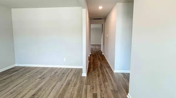 4020 Red Hawk Rd, Columbia, TN 38401