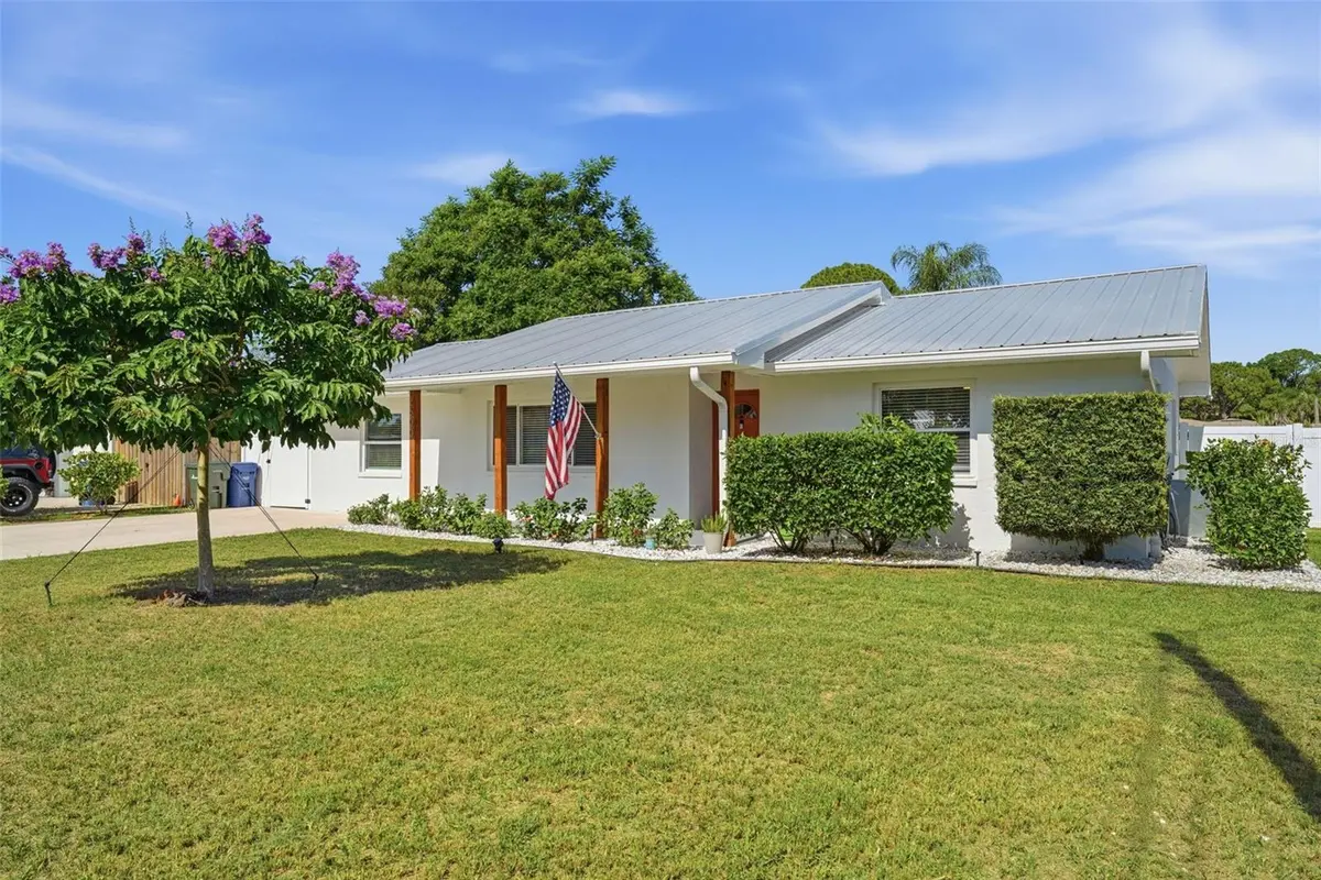 2600 CAMBRIDGE DR, Sarasota, FL 34232