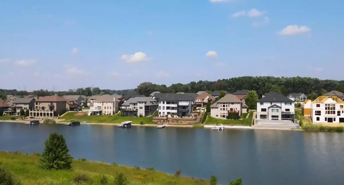 9300 Doubletree S Drive, Winfield, IN 46307