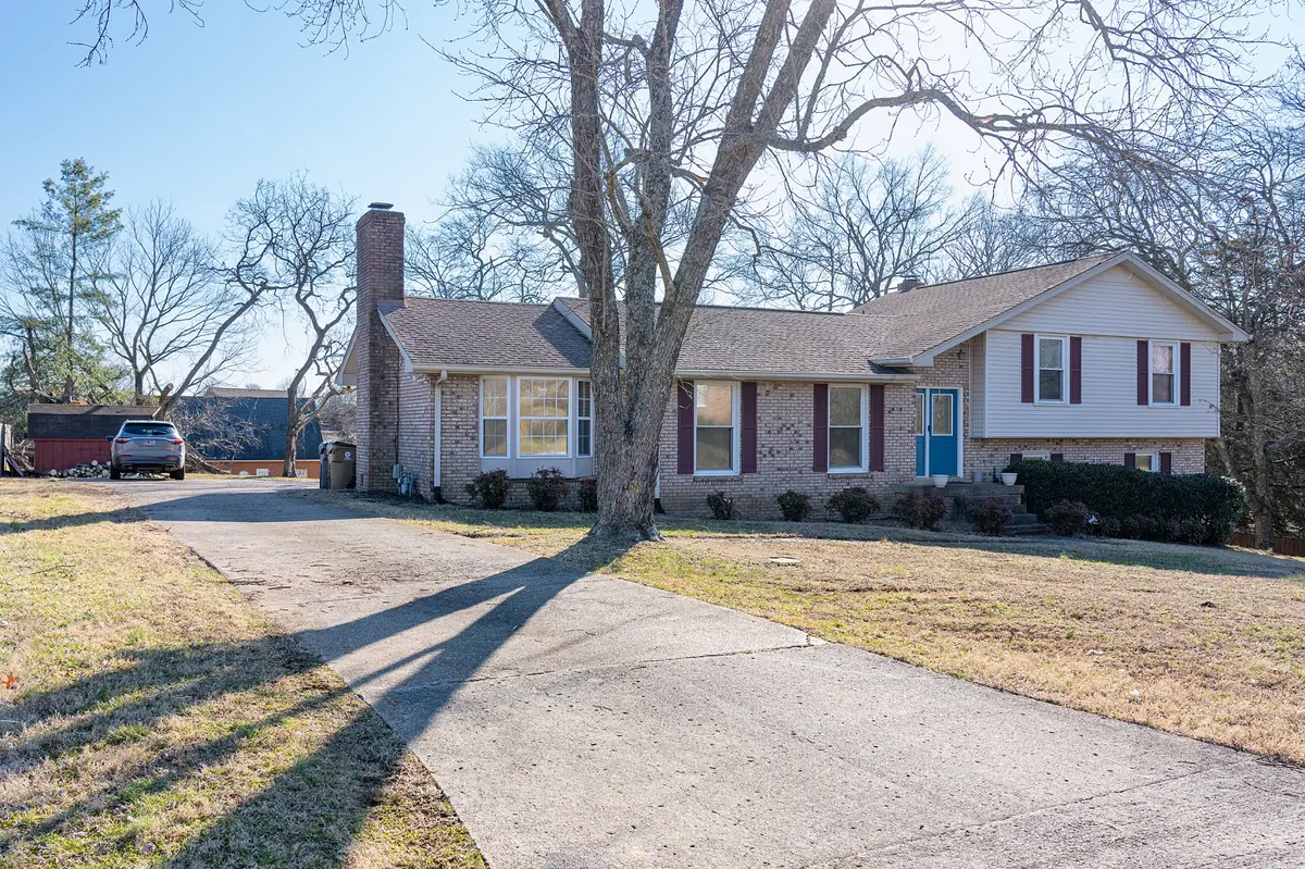 1005 Emily Dr, Goodlettsville, TN 37072