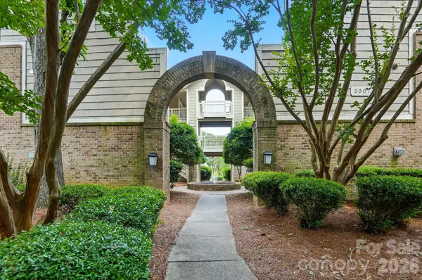 5007 Sharon RD, Charlotte, NC 28210