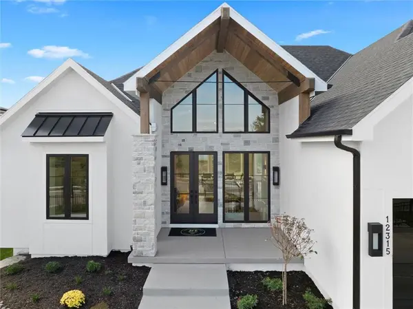 12315 W 183rd TER, Overland Park, KS 66013