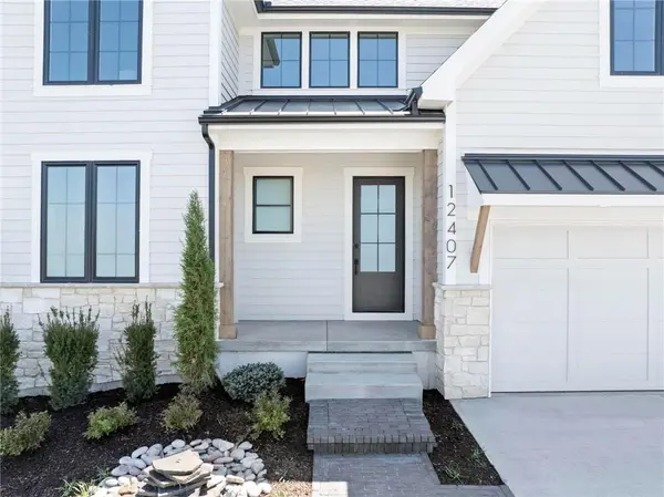 12407 W 183rd TER, Overland Park, KS 66013