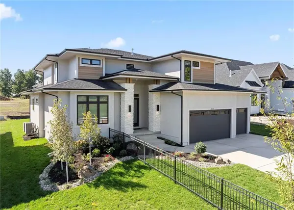 12311 W 183 TER, Overland Park, KS 66013