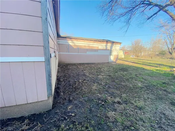 110 W Riley ST, Easton, KS 66020