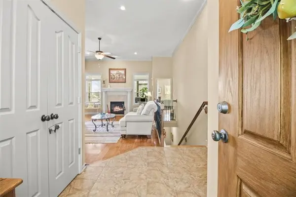4833 SW Soldier DR, Lee's Summit, MO 64082