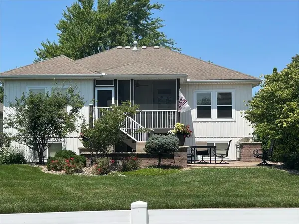 4833 SW Soldier DR, Lee's Summit, MO 64082