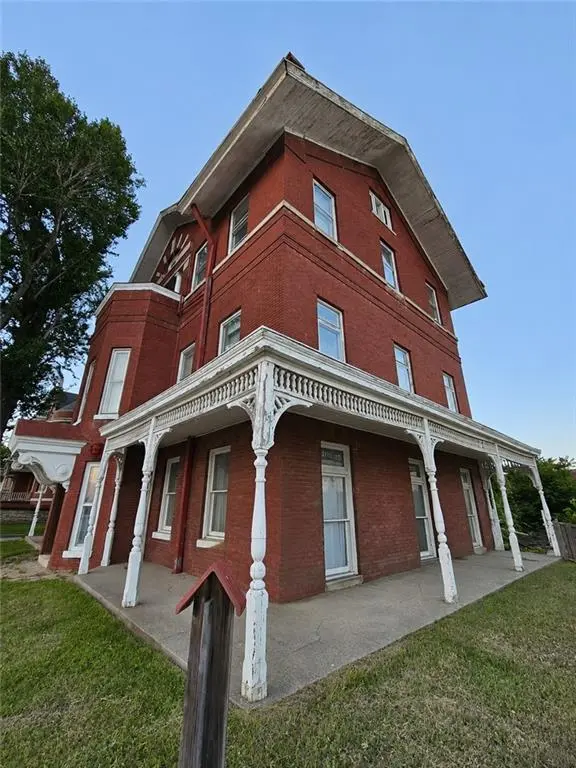 503 N 5th ST, St Joseph, MO 64501
