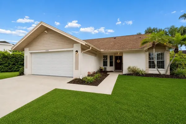 12008 PEONY CT, Tampa, FL 33635