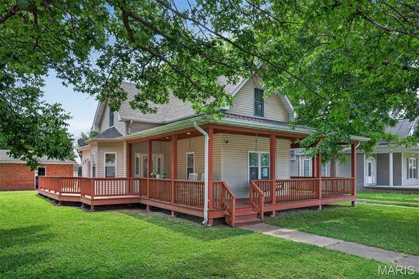 310 E Main ST, Alhambra, IL 62001