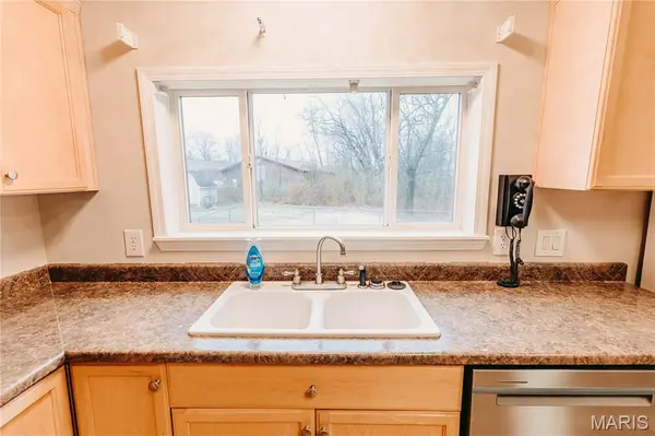 215 E 5th ST, Dixon, MO 65459