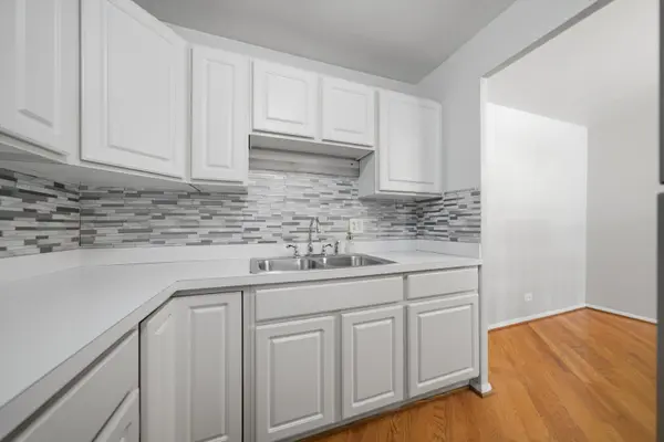 12720 CARRIAGE LN #F1, Crestwood, IL 60418