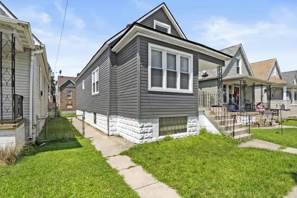 4018 Pulaski ST, East Chicago, IN 46312