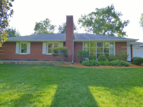 8334 Hawthorne DR, Munster, IN 46321
