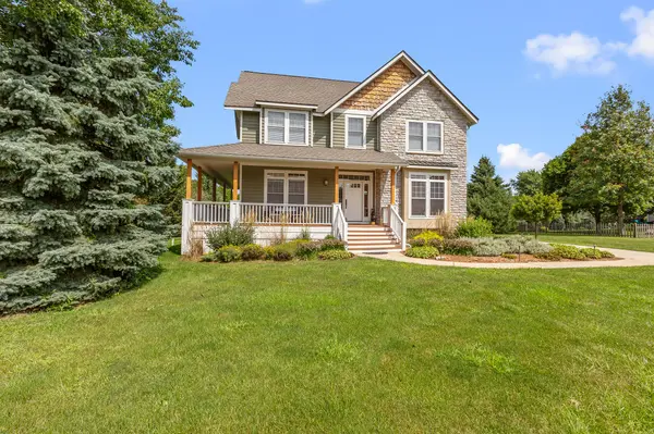 49 Keeneland DR, Valparaiso, IN 46385