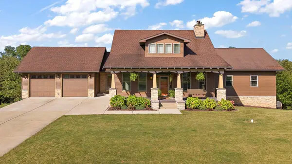 2960 E 111th PL, Crown Point, IN 46307