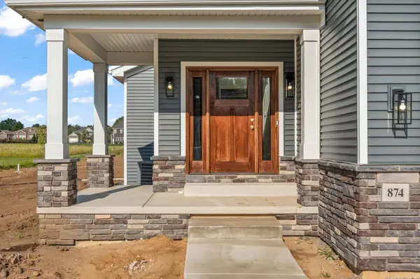 874 Farmview DR, Valparaiso, IN 46383