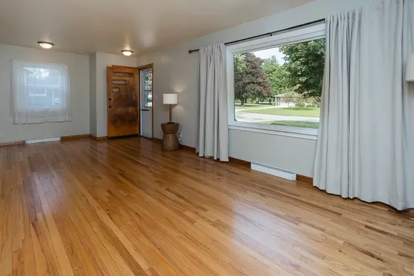150 Country Club DR, La Porte, IN 46350