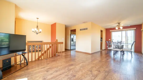 1240 W 100th AVE, Crown Point, IN 46307