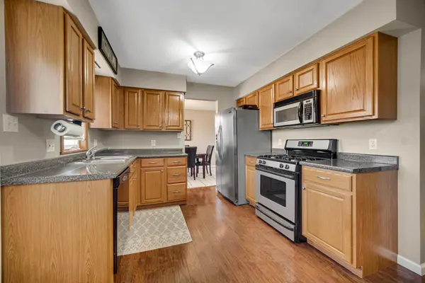2528 Victoria RD, Schererville, IN 46375