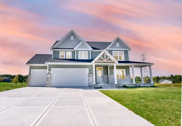 882 Farmview DR, Valparaiso, IN 46383