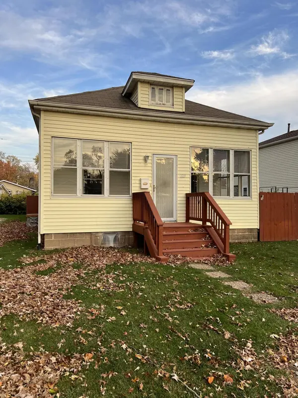 223 S 8th ST, Chesterton, IN 46304