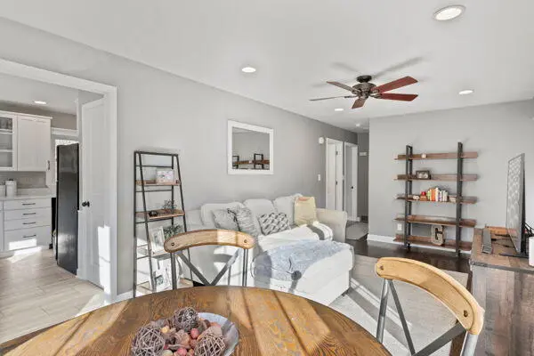 420 S 11th ST, Chesterton, IN 46304