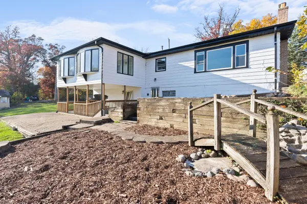 568 Lake Eliza GTWY, Hebron, IN 46341
