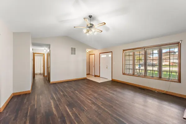 1101 Cambridge LN, Dyer, IN 46311