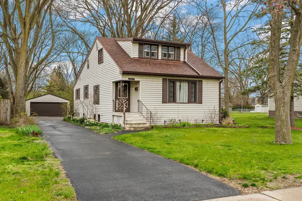 8832 Oakwood AVE, Munster, IN 46321