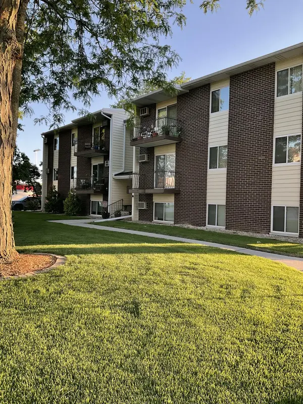 121 N West ST #22, Crown Point, IN 46307
