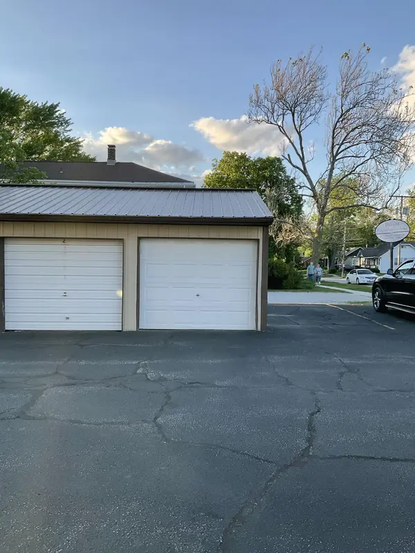 121 N West ST #22, Crown Point, IN 46307