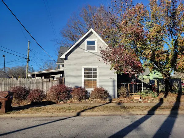 1902 Chestnut Street, Terre Haute, IN 47807