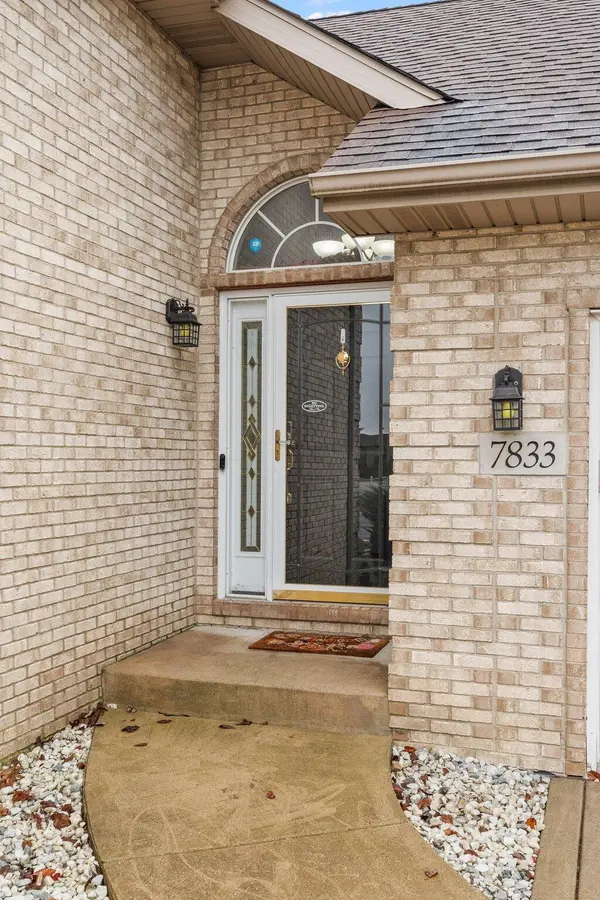 7833 E 104th PL, Crown Point, IN 46307