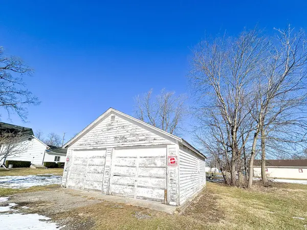 401 Roseberry ST, Hebron, IN 46341