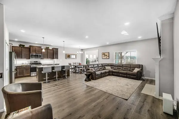 210 Grandale DR, Valparaiso, IN 46385