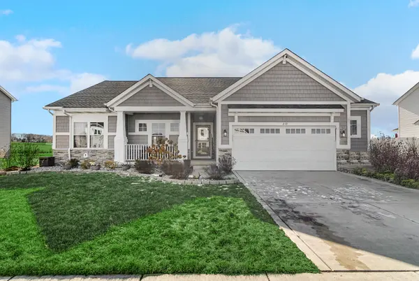 210 Grandale DR, Valparaiso, IN 46385