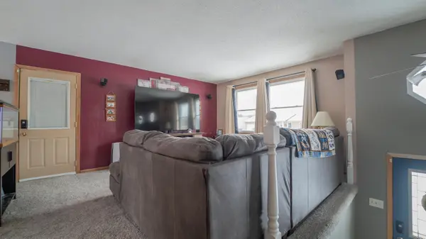 2103 Flemming RD, Valparaiso, IN 46383