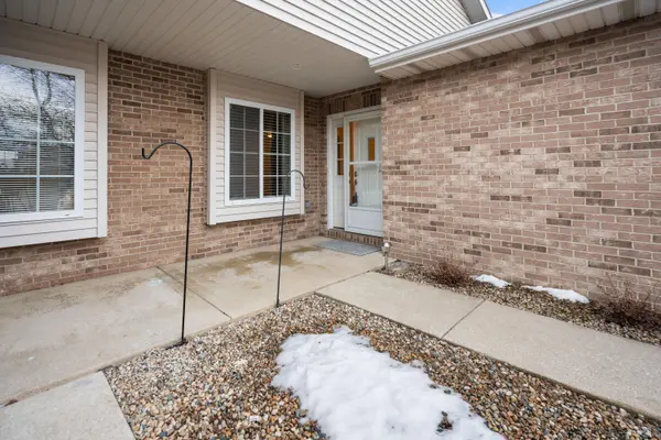 10653 Keystone LN, Crown Point, IN 46307