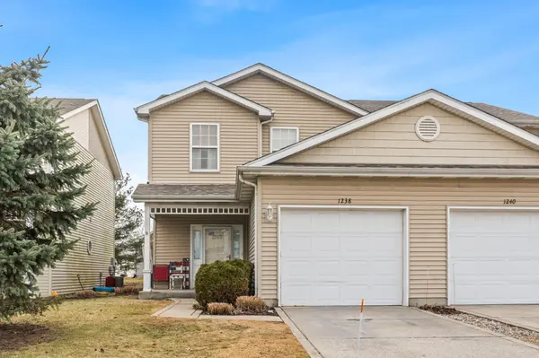 1238 Saddle Back Lane,  Porter,  IN 46304