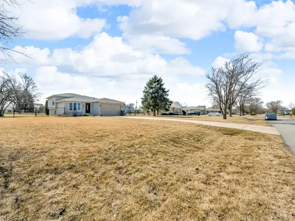 643 W 78th AVE, Merrillville, IN 46410