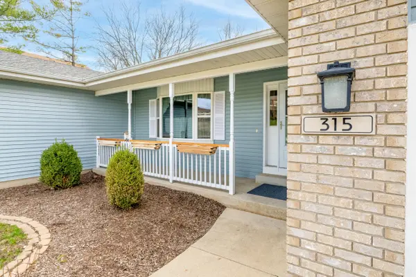 315 Fairfield DR, Crown Point, IN 46307