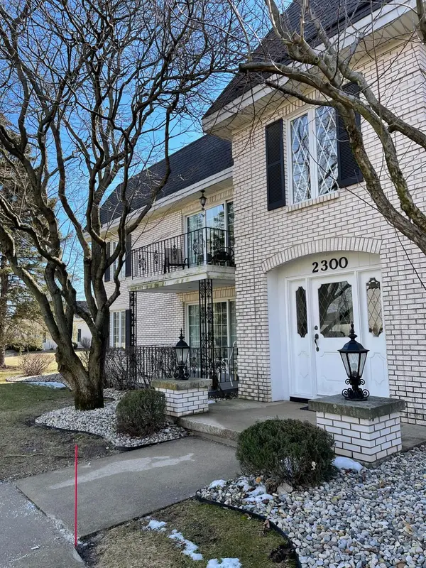 2300 Bordeaux Walk #A2, Highland, IN 46322