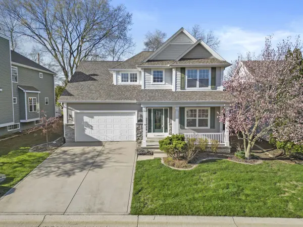 1911 Garland CIR, Valparaiso, IN 46383
